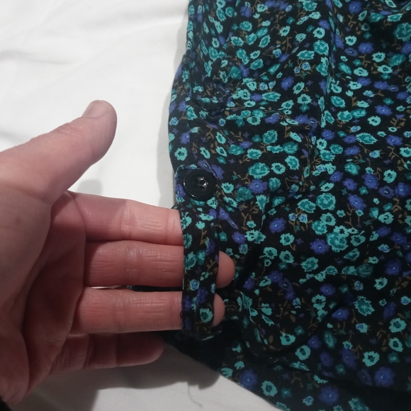 Xai Romper/Size SP(Small Petite)/Black w Green & Blue Floral Design - Picture 7 of 8